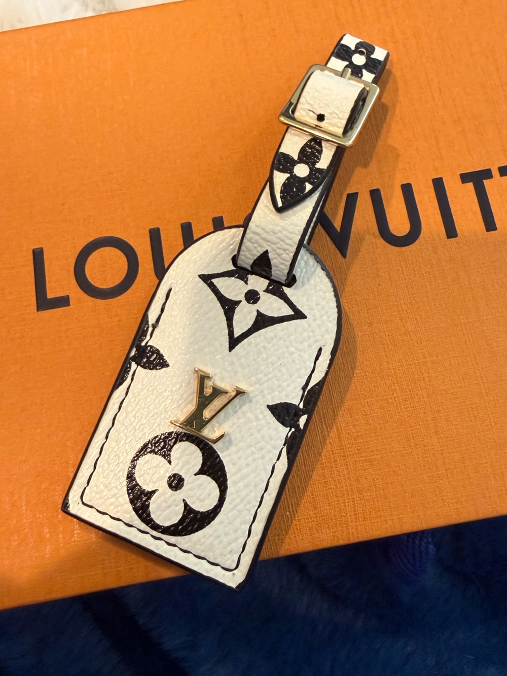 Louis Vuitton White and Black Monogram Leather Bag Charm - Picture 4 of 5